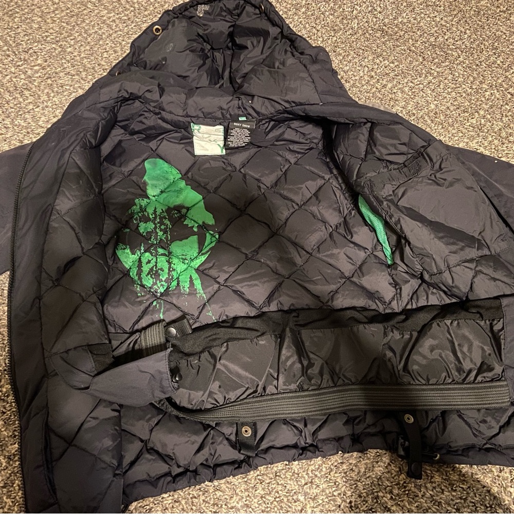 Black Roxy Snow Jacket - Picture 2 of 2